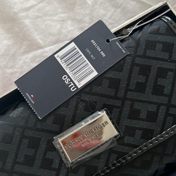 Tommy Hilfiger women’s wallet - Picture 3 of 3